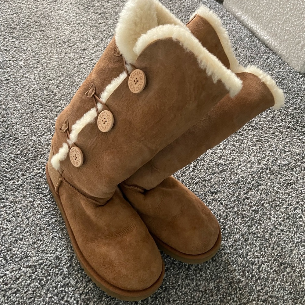 Ugg tall Bailey boots. Gently worn. Size 11 chestnut